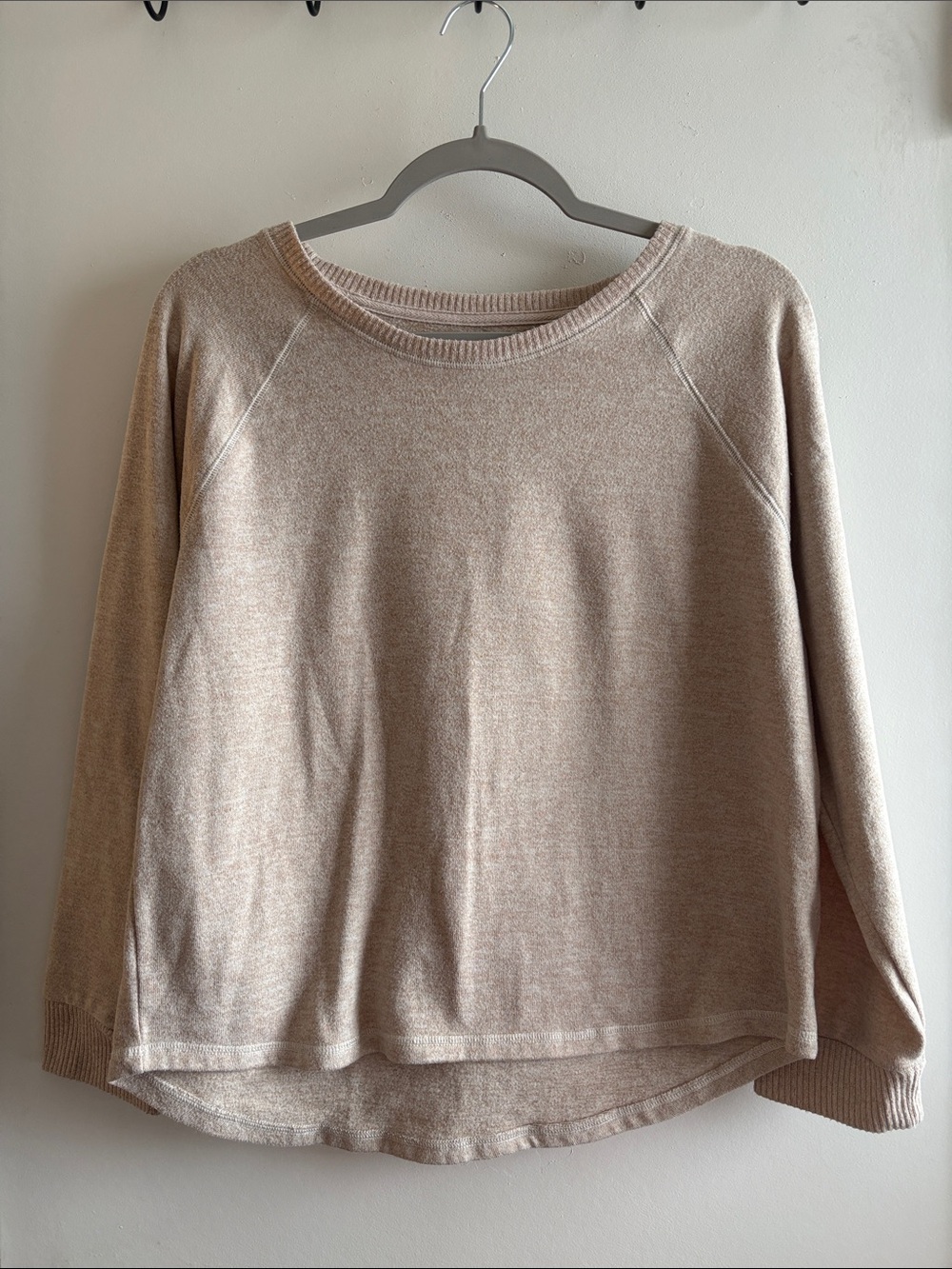 live love lounge Neutral Beige Soft Cozy Raglan Pullover Sweatshirt SZ L